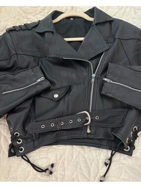 Vintage Black Leather Moto Jacket with Zipper & Belt and laces M